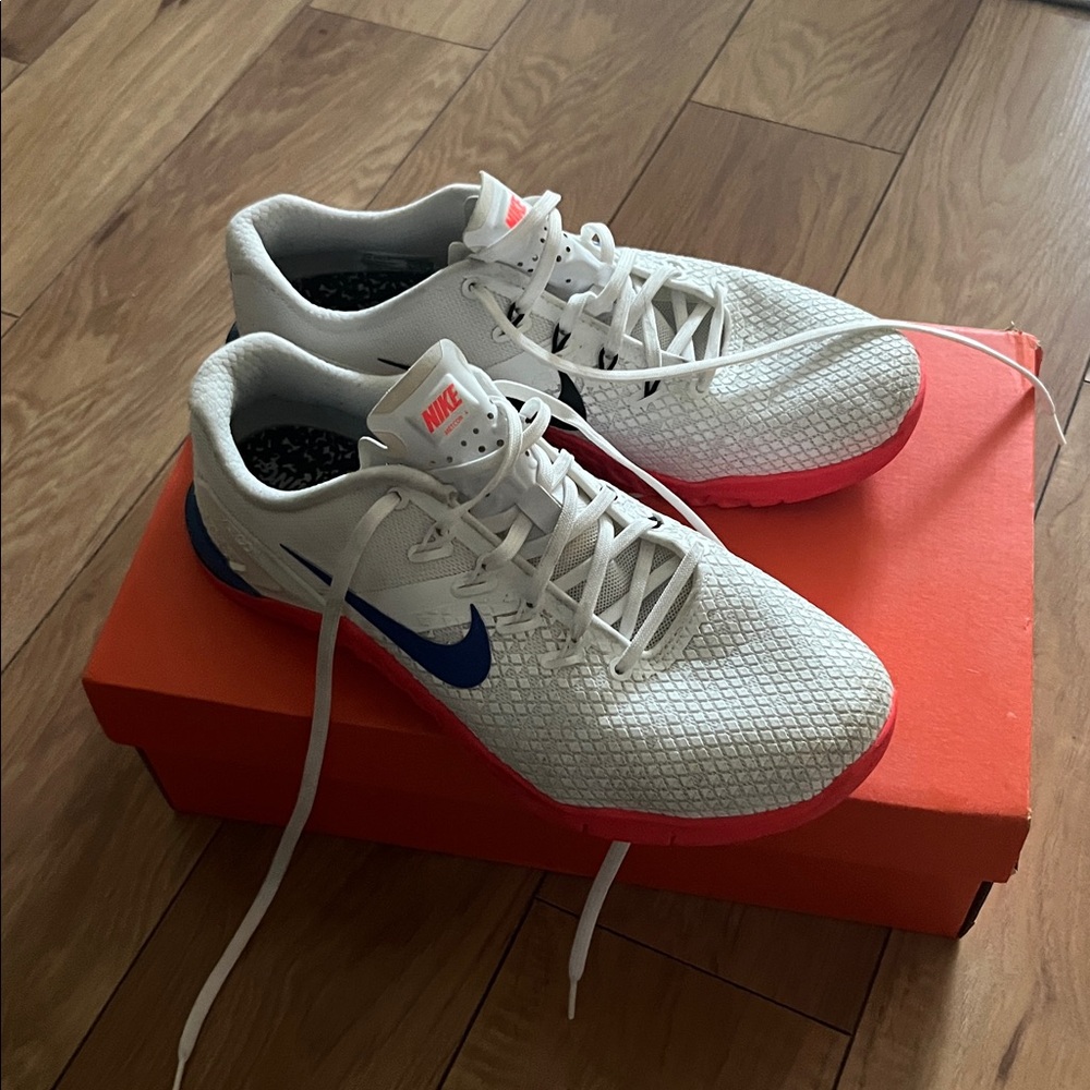 Nike Metcon 4 - White Sneakers with Red Soles and Blue Accents